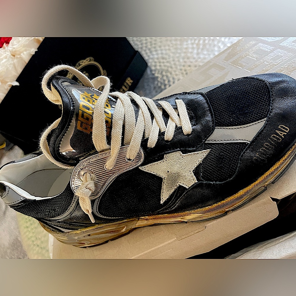 Golden Goose "Dad" running sneakers in worn calf
suede/leather Chunky flat heel - Picture 2 of 3